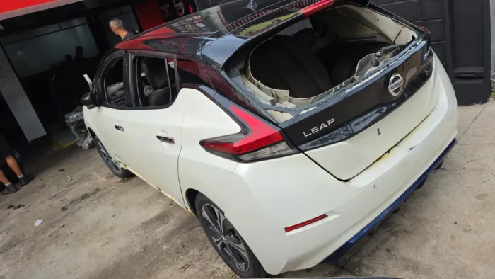 Peças Nissan LEAF 2022