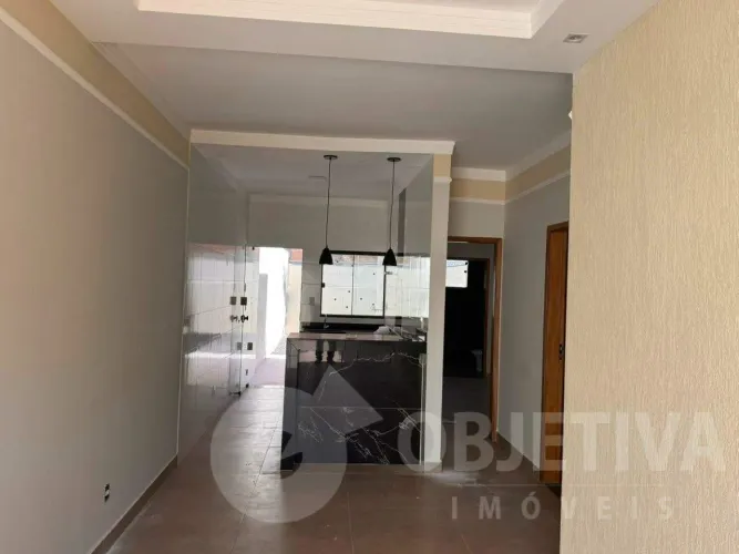 Casa à venda, 2 quartos, 1 suíte, 1 vaga, JARDIM CANAA - UBERLANDIA/MG