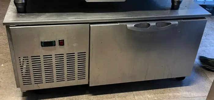 Bancada refrigerada com gavetão para chapa profissional