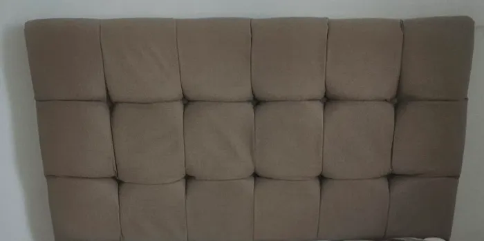 Cabeceira Estofada Casal (1,38m) em Suede Marrom/Fendi - Ótimo Estado