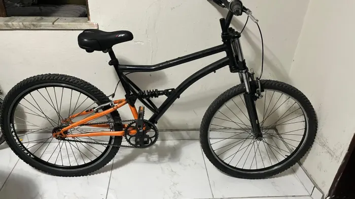 Bicicleta de 2 suspensões