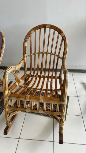 2 CADEIRAS DE BALANÇO DE BAMBU