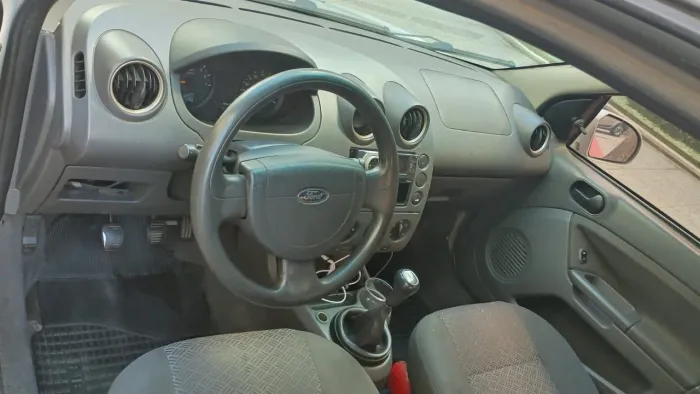 Ford Fiesta Sed. Personnalite 1.0 8V 4P 2005