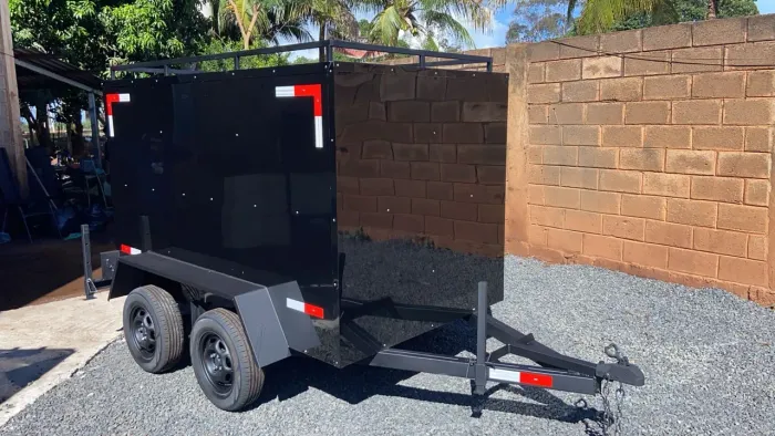 Carretinha de Reboque Modelo BAÚ CARGO TRUCADO EIXO DUPLO