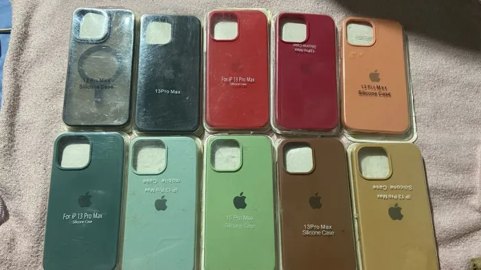 Capas 13 pro Max