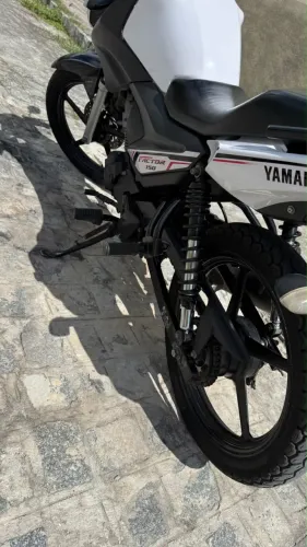 YAMAHA 150 NOVINHA