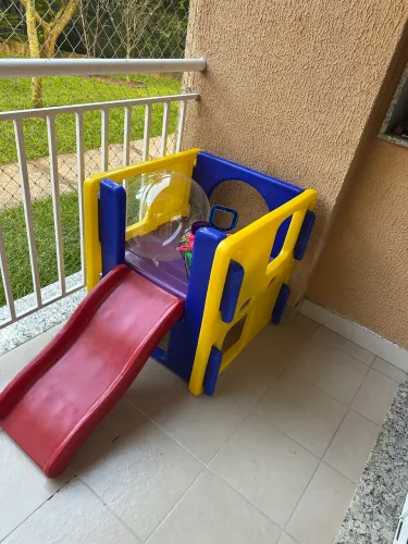 Playgroud com escorregador