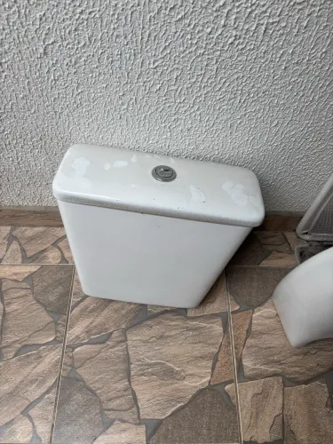Vendo caixa acoplada.