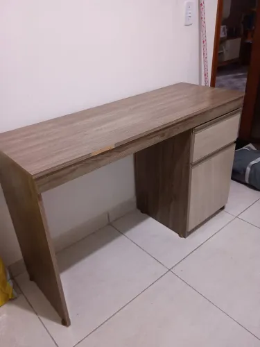 Escrivaninha para trabalho e estudos