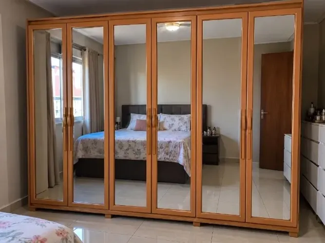 Guarda Roupas Casal Com Portas De Vidro Espelhado (Entrega em até 24h)