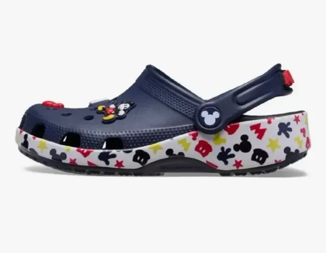 Sandália crocs infantil