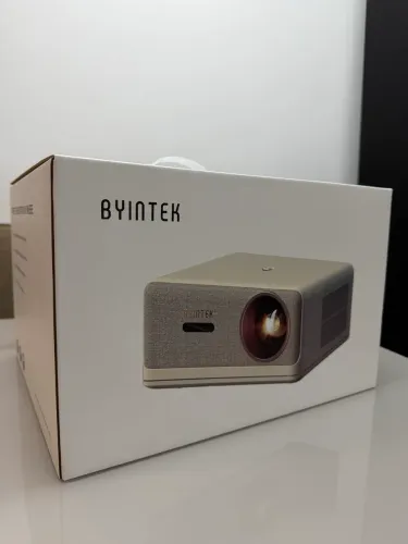 Projetor BYINTEK U14 4K 1080P WiFi Smart Full HD 1250 LumenS Alto-falante Integrado