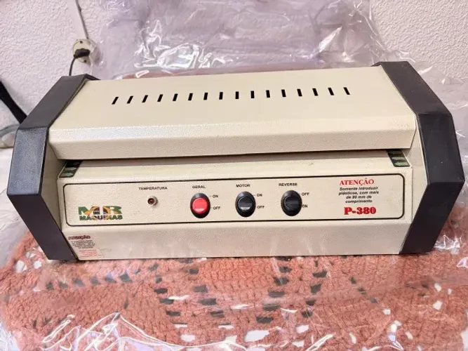 Máquina de Plastificação P-380