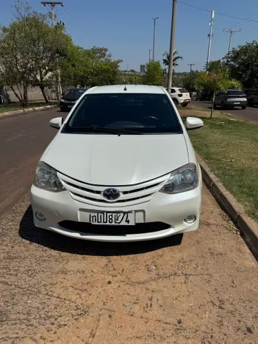 Toyota Etios X 1.3 Flex 16V 5P Mec. 2015