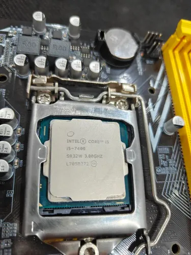 Kit placa mãe i5 7400
