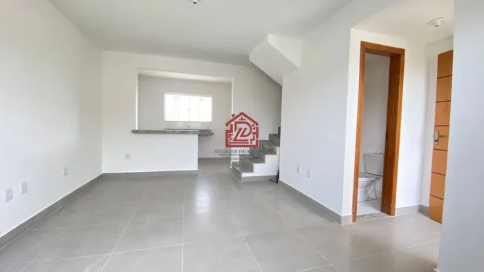Casa à Venda em Ajuda de Cima, Macaé  2 Suítes, 70m², R$350mil