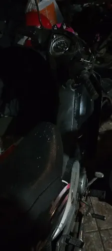 Motos
