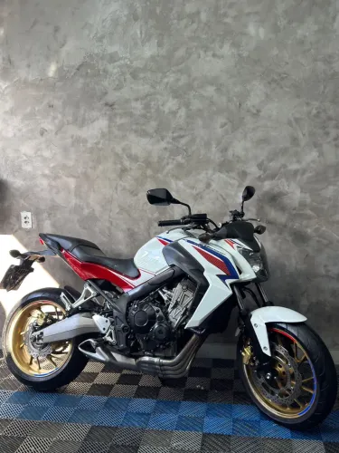 Cb 650F capitão América 2015