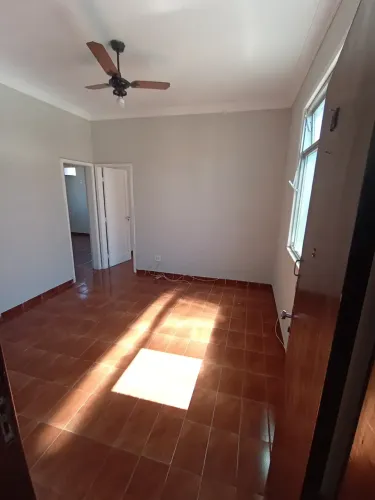 Imóvel para aluguel possui 66 metros quadrados com 2 quartos em Olaria - Rio de Janeiro -
