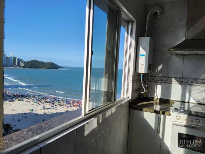 AQUARIUS - LOCAÇÃO ANUAL LATERAL MAR COM 4 DORMITÓRIOS SENDO 1 SUÍTE E 1 VAGA NA BARRA SUL