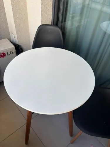 Mesa com 2 cadeiras - Eiffel