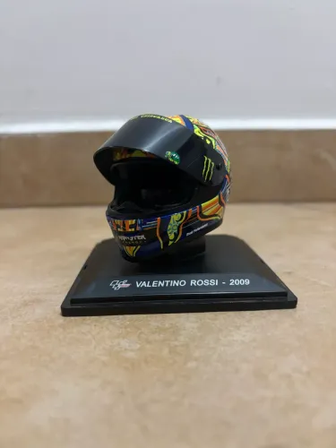 Capacete miniatura do Valentino Rossi 2009