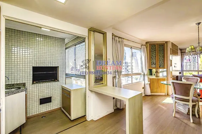 Apartamento com 3 Quartos(sendo 1 Suíte), com 128m², 2 Vagas, no Bairro Batel