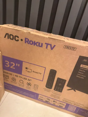TV AOC 32 polegadas Lacrada