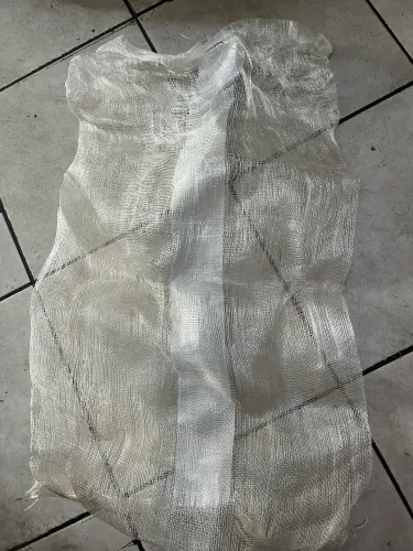 Sacos de batatas e cebolas/ leia a descrição 