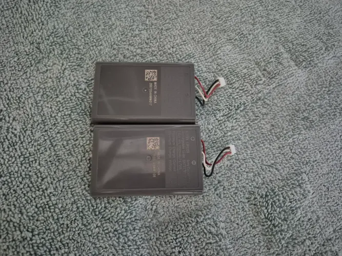 Duas baterias de controle de PS5 DualSense