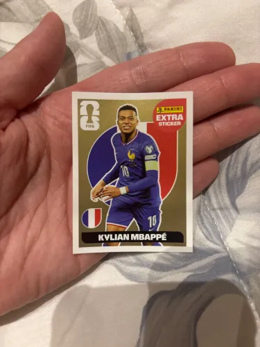 Figurinha legend dourada Mbappé 2026