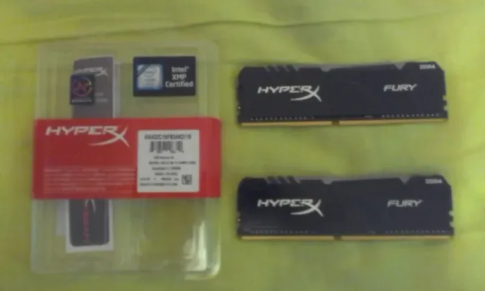 Memória Kingston HyperX Fury RGB 16Gb (2x8) 3200MHz