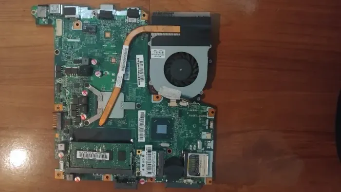Placa mãe em estado bom, VENDA URGENTE?