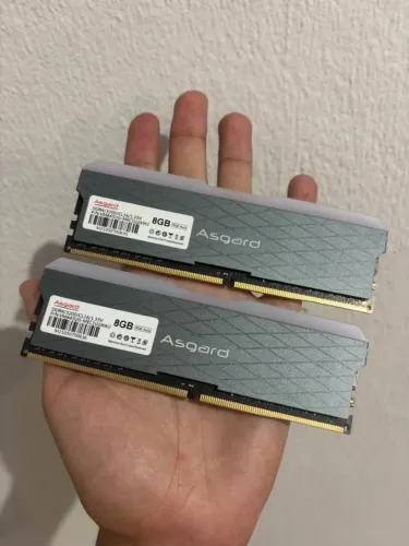 Memória RAM RGB Asgard 16GB (2x8GB) DDR4 3200MHz CL16 - funcionando perfeitamente