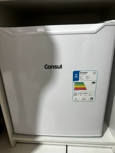 Vendo frigobar cônsul 47 litros , 700 perfeito estado 