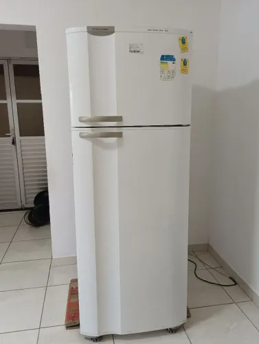 Geladeira Electrolux defrost 465 la com problema no termostato. ESTA GELANDO.