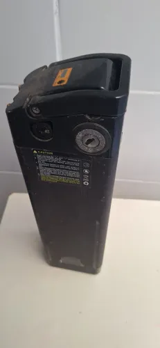 Bateria de bicicleta com defeito