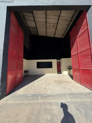 GALPÕES COMERCIAIS EM EXCELENTE LOCALIZAÇÃO
