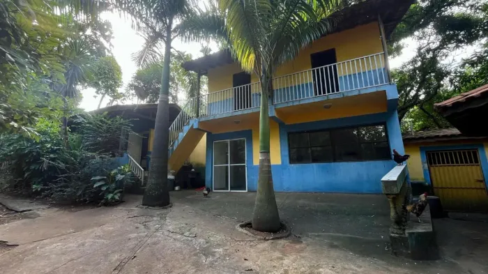 Chácara à Venda em Cosmópolis com Fundo para o Rio Jaguari, 2 Casas e Terreno de 1.000m²
