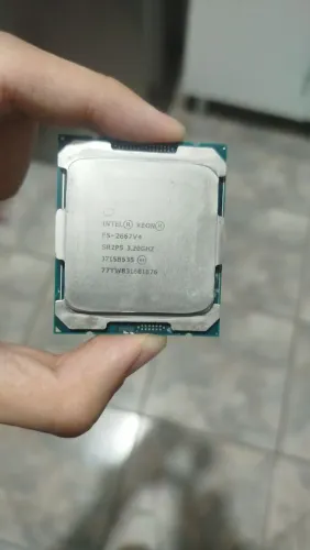 Xeon E5 2667 v4