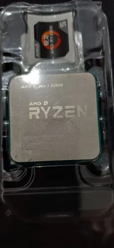 RYZEN 2200G com cooler box.