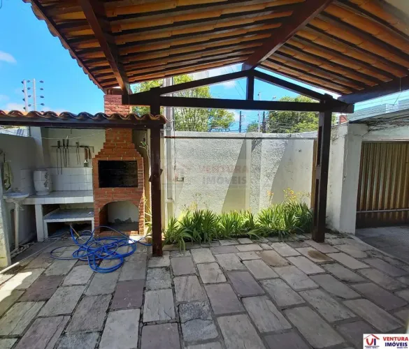 Casa à Venda em Jardim Atlântico