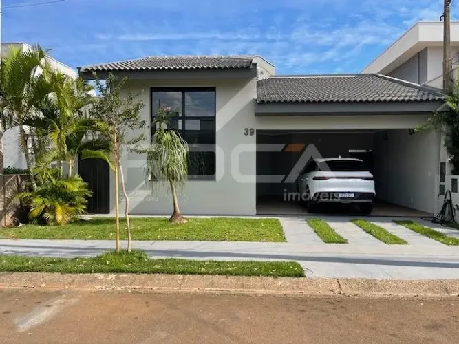 Casa à Venda no Condomínio Residencial Village São Carlos II - 3 Suítes e 2 Vagas Cobertas