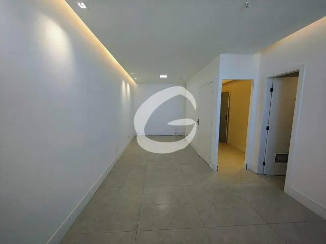 Sala Comercial (Fundo) 30m² com 1 Vaga e Portaria 24h | Santo Antônio, BH