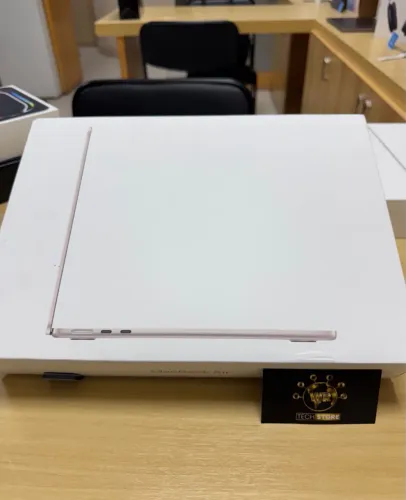 Air M5 Starlight 16/512gb 13?