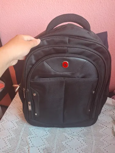 Vendo Mochila. Preta