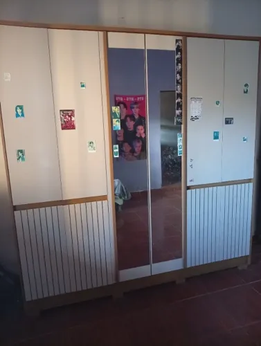 Guarda roupa , sem esses detalhes !!!