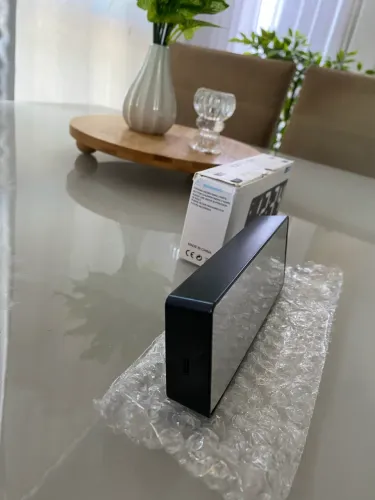 Relógio digital de mesa