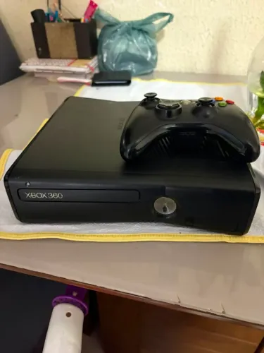 Xbox360 slim desbloqueado j-tag. Mais 15 jogos no hd 1controle original