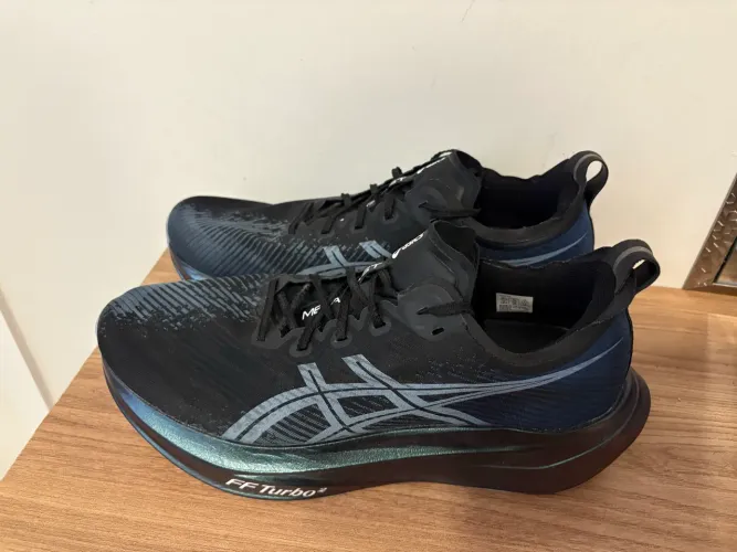 Asics Megablast